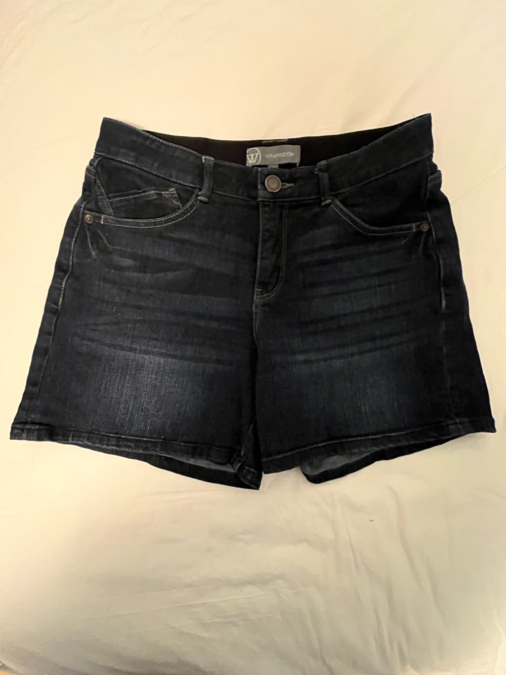 Wit and Wisdom sz 4 dark wash denim shorts great condition